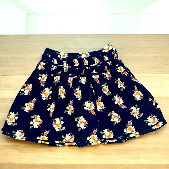 Ann Taylor LOFT Bouquet Shirred Mini Skirt Size 0 - Picture 1 of 8